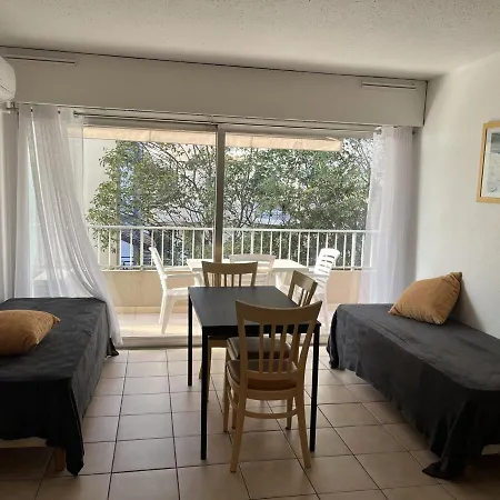 Climatise Proche Et Commerces, Balcon, Parking, Linge Et Wifi Disponibles - Fr-1-466a-40 Saint-Raphael (Var)