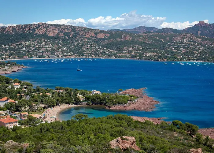 Lejlighed Climatise Proche Et Commerces, Balcon, Parking, Linge Et Wifi Disponibles - Fr-1-466a-40 Saint-Raphaël